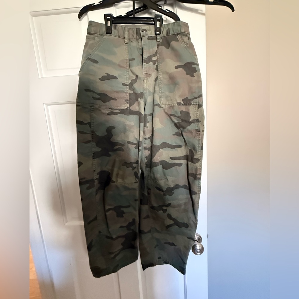 Women Gap barrel Utility Pant - Green Camouflage